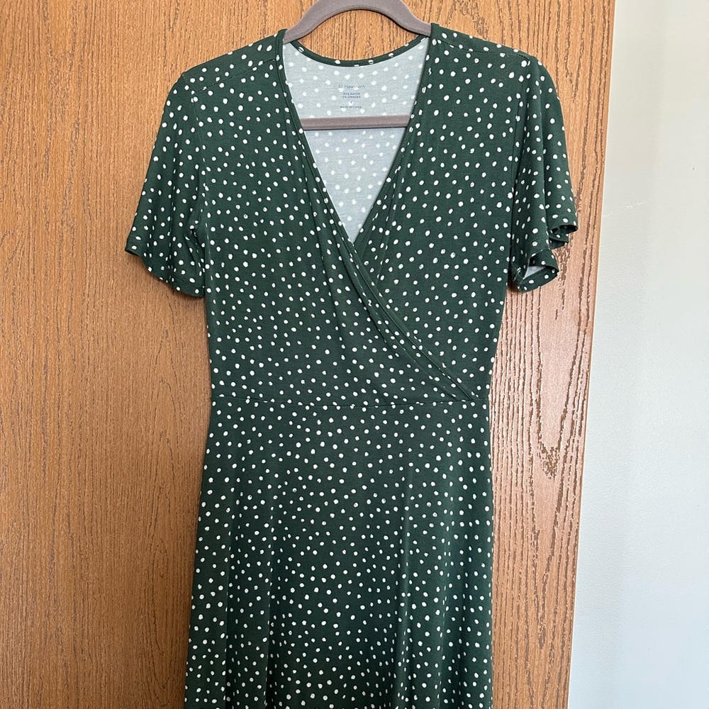 Short cotton polka dot dress with sleeves!